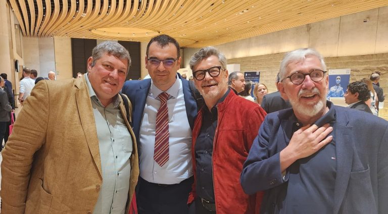 Pentru prima oara in cadrul unui congres recunoscut la nivel international LINNC Paris – Live Interventional Neuroradiology, Neurology & Neurosurgey Course, Dr. Cristian Mihalea (Spitalul Clinic Judetean de Urgenta “Pius Brinzeu” Timisoara, CHU Bicetre din Paris)