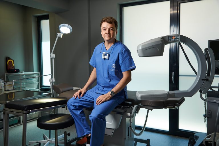 Interviu enLife News – Dr. Daniel Vilcioiu, medic specialist Ortopedie si Traumatologie, supraspecializat in Chirurgia Mainii